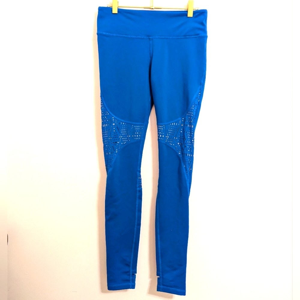 ALO Yoga Medium Blue West Coast Laser Cut Detail‎ Full-Length Stirrup Leggings